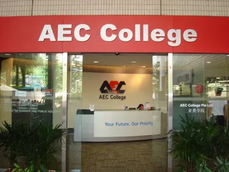 AEC College Singapore bị thu hồi Edutrust