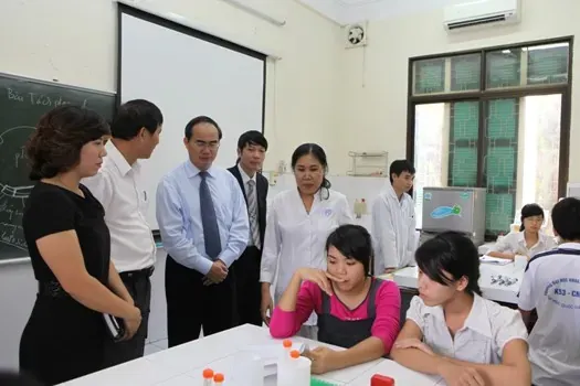 Lưu học sinh “cầu cứu” Bộ trưởng Nguyễn Thiện Nhân