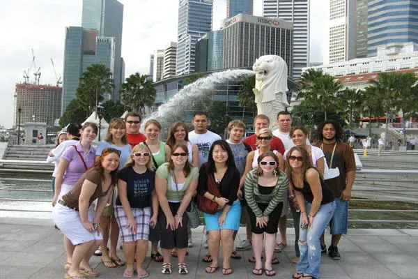 Học và thực tập hưởng lương tại Singapore và Úc