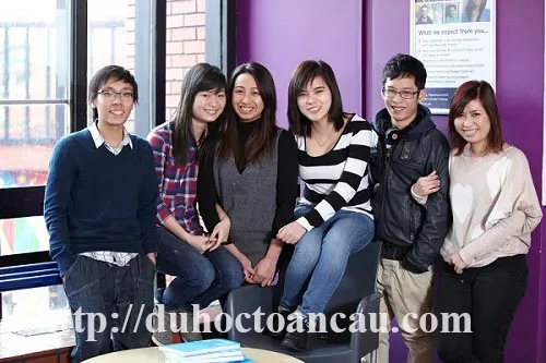 Gặp gỡ đại diện trường Ealing, Hammersmith & West London College‏