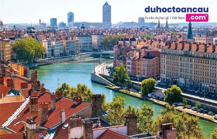 Mọi thông tin về dự bị tiếng tại thành phố ánh sáng Lyon Pháp 2019