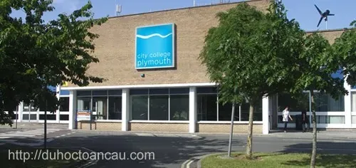 Du học Anh tại Trường cao đẳng Plymouth