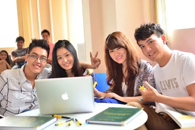 Hội thảo: “Làm thế nào để không thất nghiệp khi học ngành QTKD?”