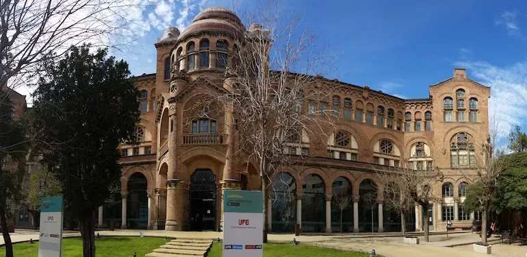 Học Thạc sĩ Kinh tế và Quản trị kinh doanh tại Autonomous University Of Barcelona (Tây Ban Nha)