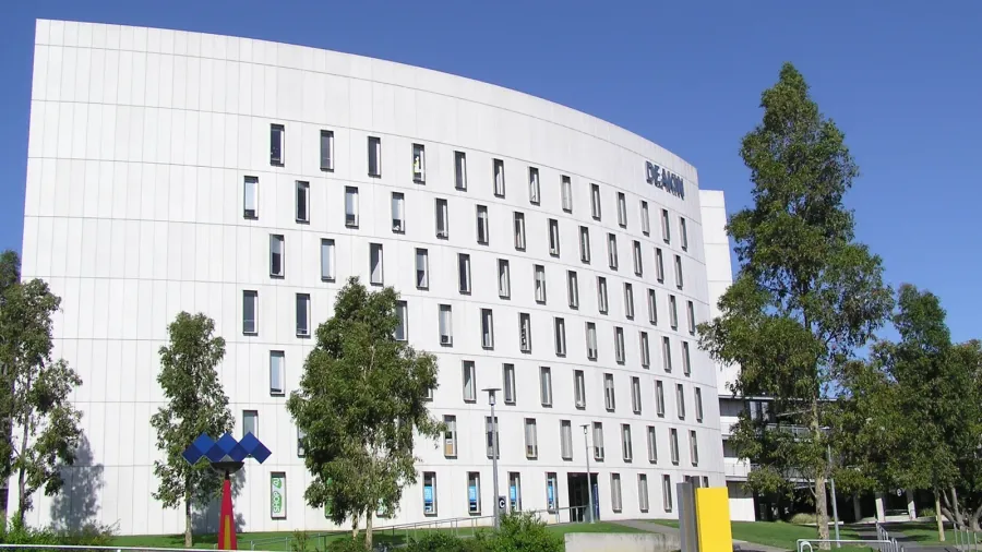 Du học Úc tại Đại học Deakin, thông qua Học viện Công nghệ và Kinh doanh Melbourne (MIBT) -