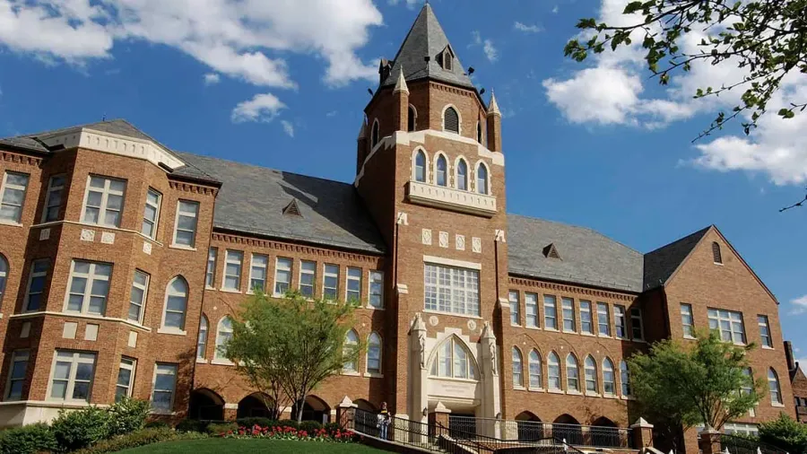 Du học Mỹ tại trường Saint Louis University
