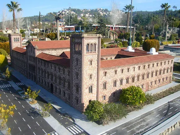 Du học Tây Ban Nha:Trường đại học tổng hợp Barcelona