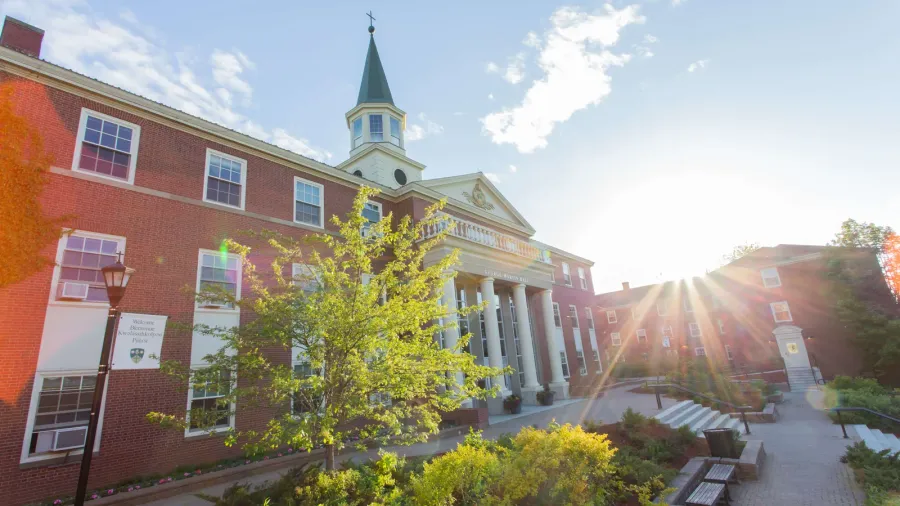 Du học Canada tại St. Thomas University (STU) bang New Brunswick