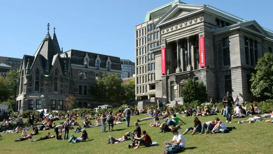 Top 10 các trường đại học nổi tiếng ở Canada