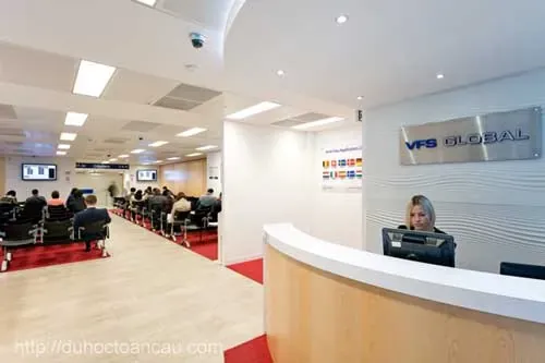 Visa du học Anh: Thay đổi lệ phí và địa điểm nộp hồ sơ